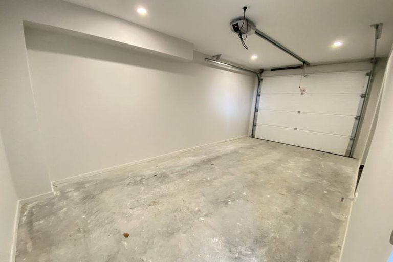 Photo of property in 3c Westall Road, New Lynn, Auckland, 0600