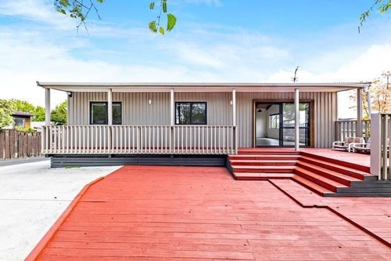 Photo of property in 2/40 Hollyford Drive, Clover Park, Auckland, 2105