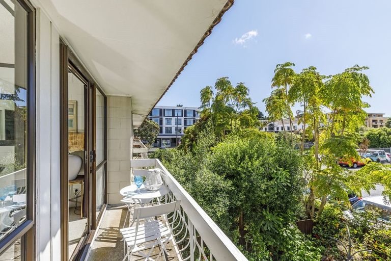 Photo of property in 9/1 Glen Road, Browns Bay, Auckland, 0630