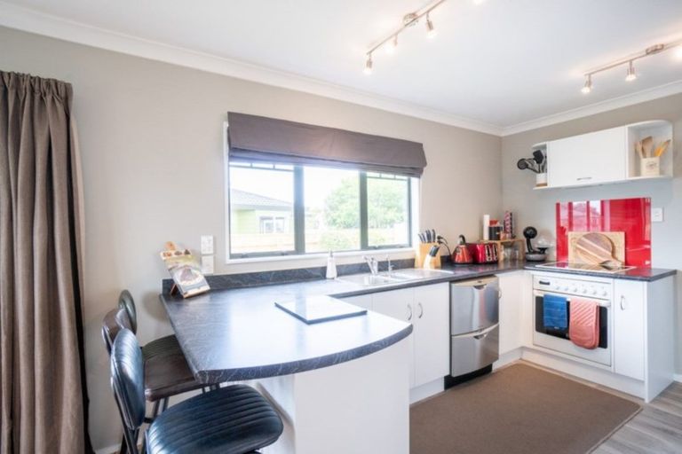 Photo of property in 45 Dalfield Place, Highbury, Palmerston North, 4412