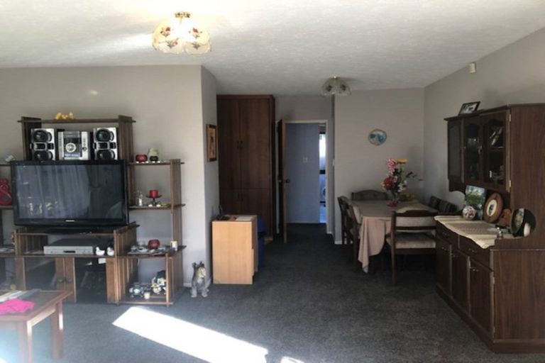 Photo of property in 2/6 Florance Place, Parklands, Christchurch, 8083