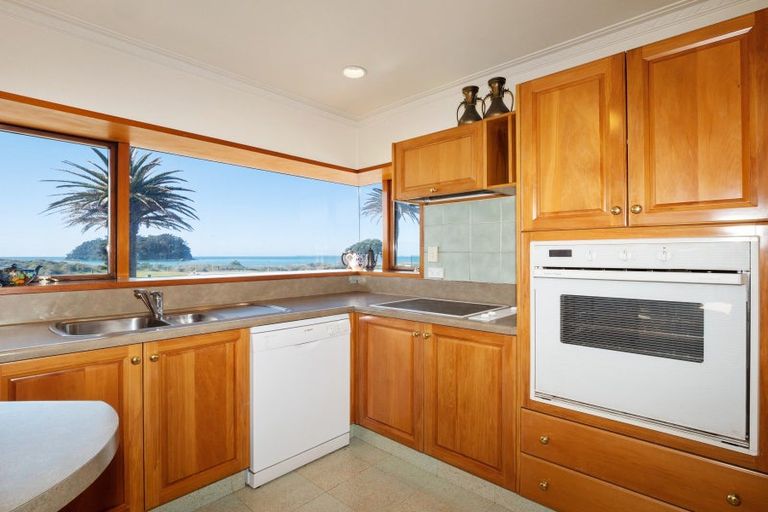 Photo of property in 32 Marine Parade, Mount Maunganui, 3116