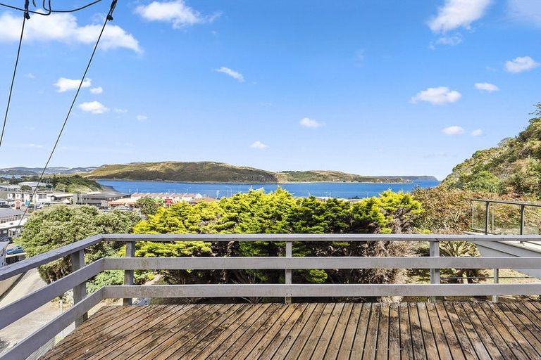 Photo of property in 5b Acheron Road, Paremata, Porirua, 5026