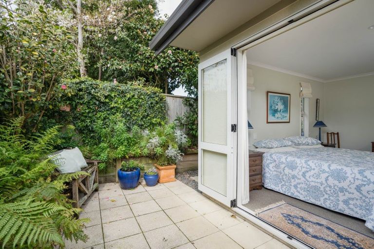 Photo of property in 2/12 Gradwell Place, Two Mile Bay, Taupo, 3330