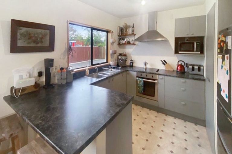 Photo of property in 2/16 Milton Street, Somerfield, Christchurch, 8024