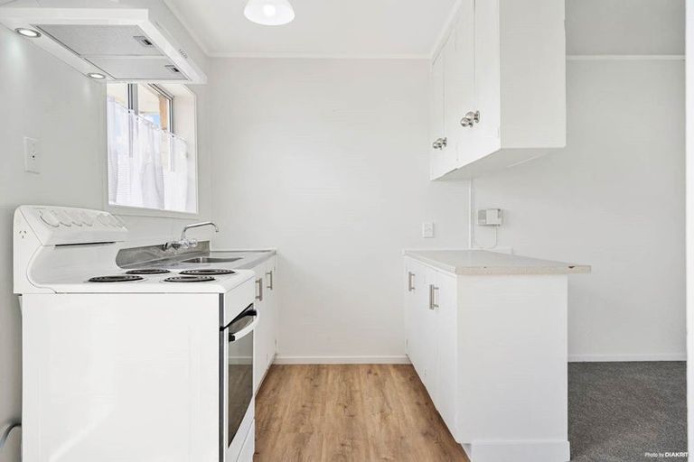 Photo of property in 1/9 Pratt Street, Papakura, 2110