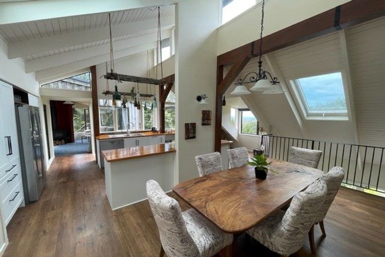 Photo of property in 8 Dalmeny Close, Murrays Bay, Auckland, 0630