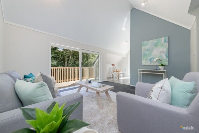 Photo of property in 44 Harbour View Road, Harbour View, Lower Hutt, 5010