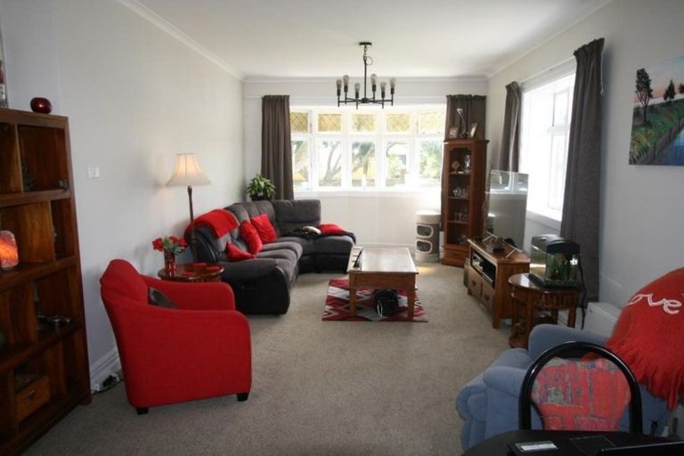 Photo of property in 2 Bracken Street, Petone, Lower Hutt, 5012