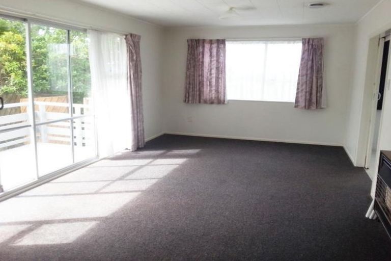 Photo of property in 93 Riversdale Drive, Merrilands, New Plymouth, 4312