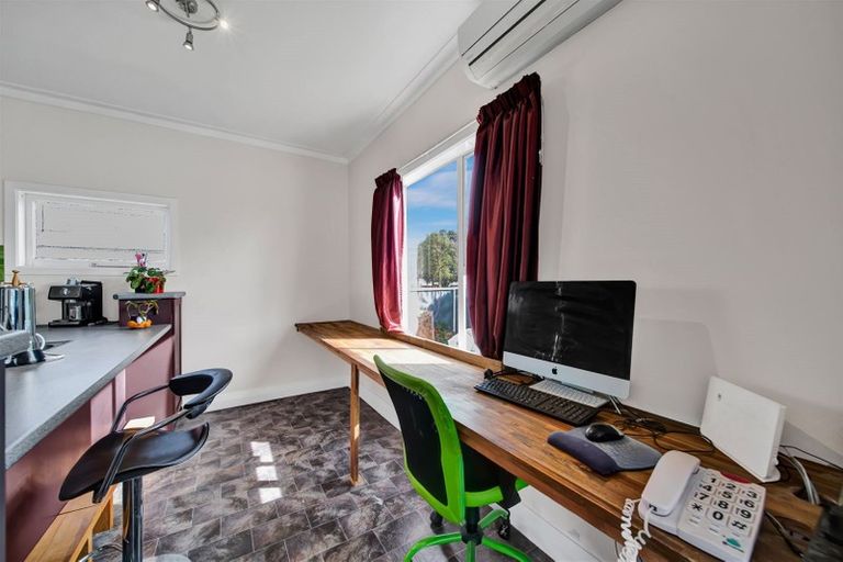 Photo of property in 37 Wallscourt Place, Normanby, Hawera, 4614