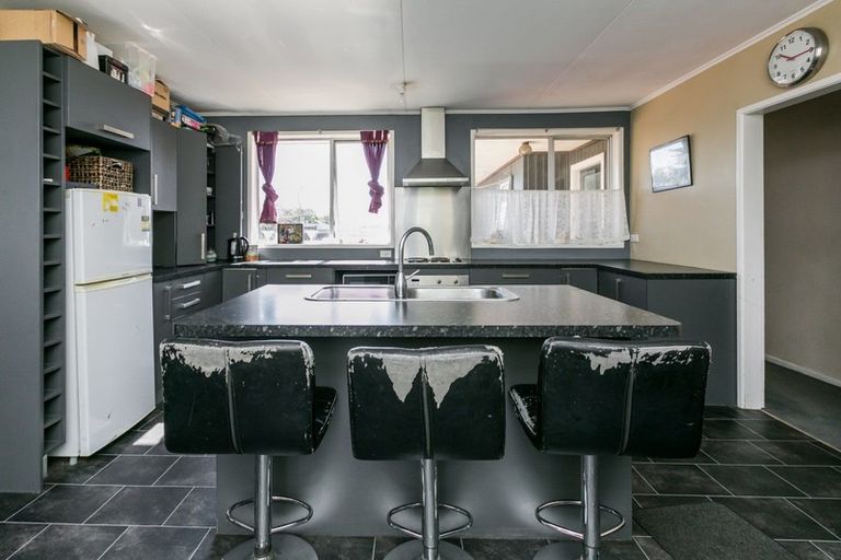 Photo of property in 62-62a Liverpool Crescent, Flaxmere, Hastings, 4120