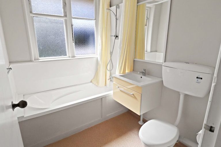 Photo of property in 1/26 Marina Grove, Hutt Central, Lower Hutt, 5010