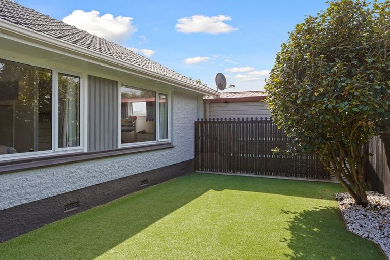Photo of property in 45 Emlyn Place, Avondale, Christchurch, 8061
