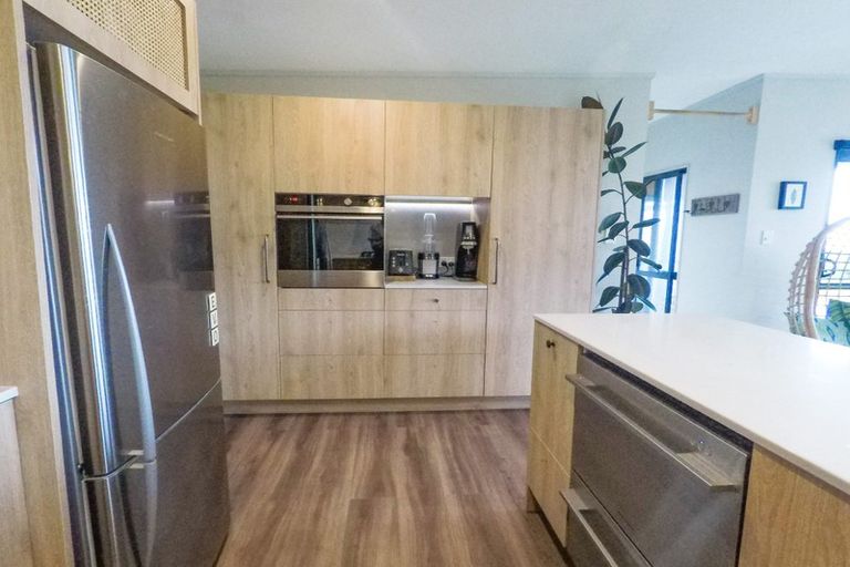 Photo of property in 333 Motutara Road, Muriwai, Waimauku, 0881