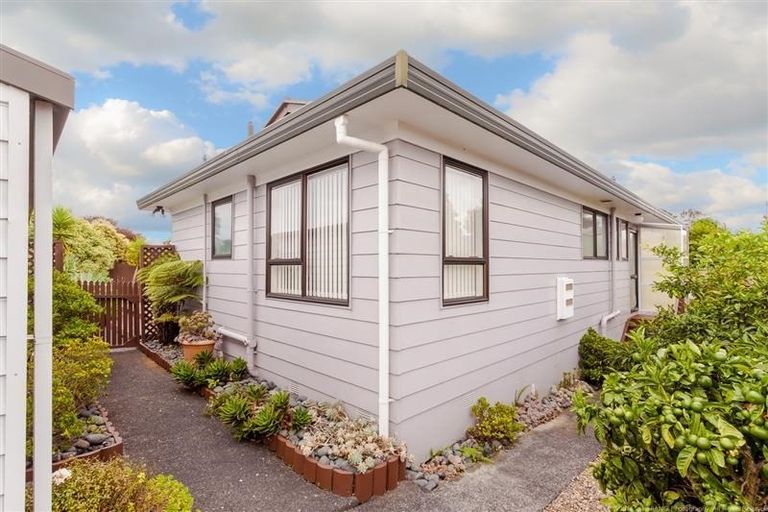 Photo of property in 63 Hassan Drive, Massey, Auckland, 0614