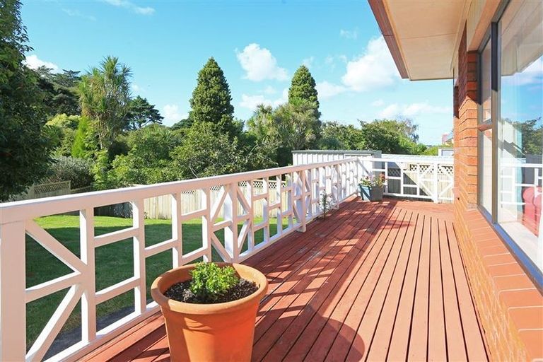 Photo of property in 12 Rhinevale Close, Henderson, Auckland, 0612