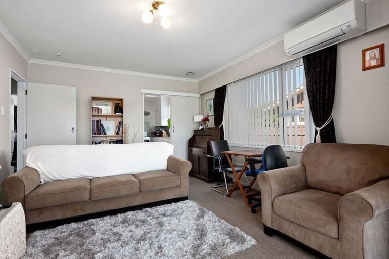 Photo of property in 2/6 Hay Street, Ebdentown, Upper Hutt, 5018