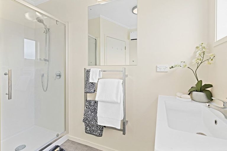 Photo of property in 8 Kotuku Place, Snells Beach, 0920