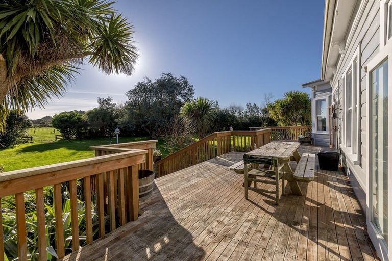 Photo of property in 98 Rangiuru Road, Otaki Beach, Otaki, 5512