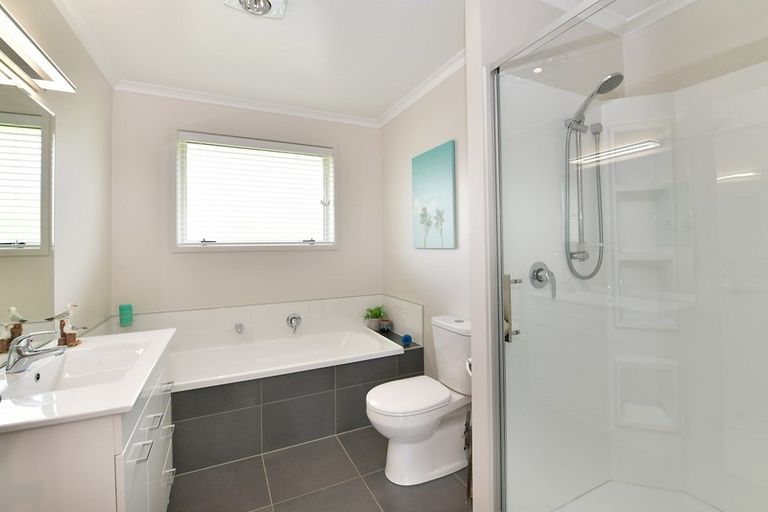 Photo of property in 24 Discovery Drive, Gulf Harbour, Whangaparaoa, 0930
