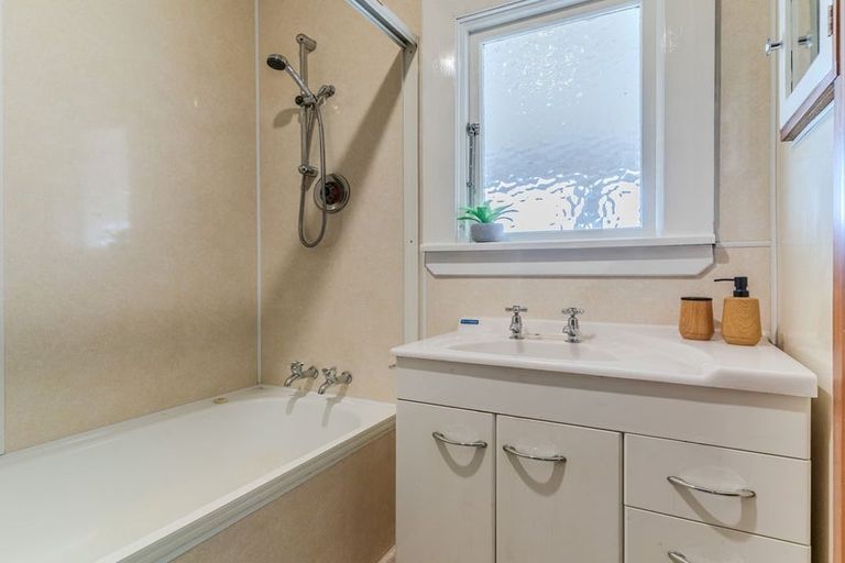 Photo of property in 35 Clifford Street, Dalmore, Dunedin, 9010