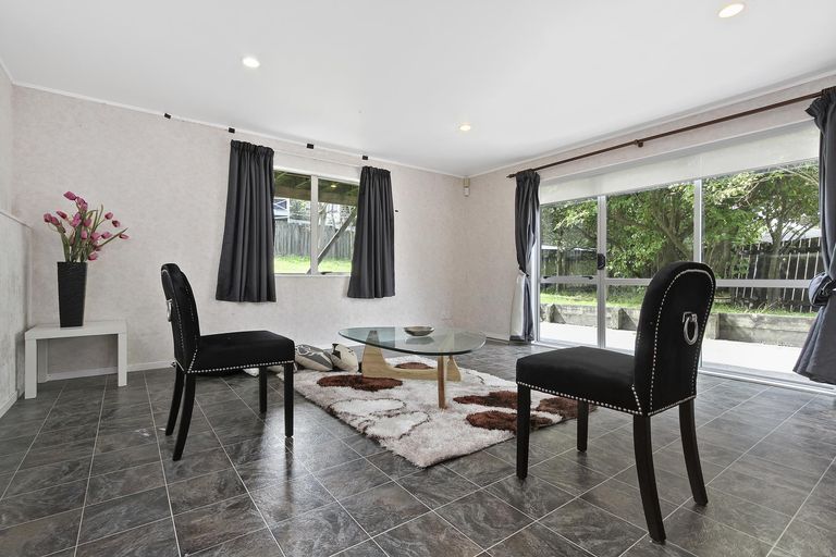 Photo of property in 12 Sari Place, Massey, Auckland, 0614