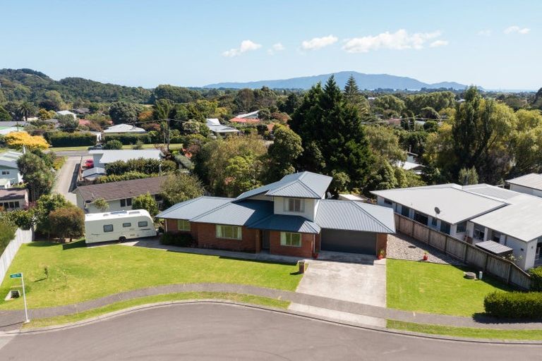 Photo of property in 16 Matuhi Street, Waikanae, 5036