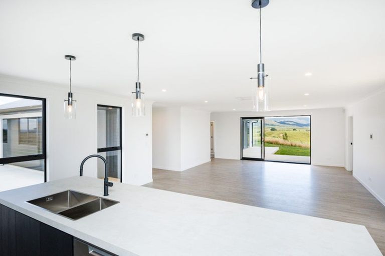 Photo of property in 132 Kingsdale Park Drive, Aokautere, Palmerston North, 4471