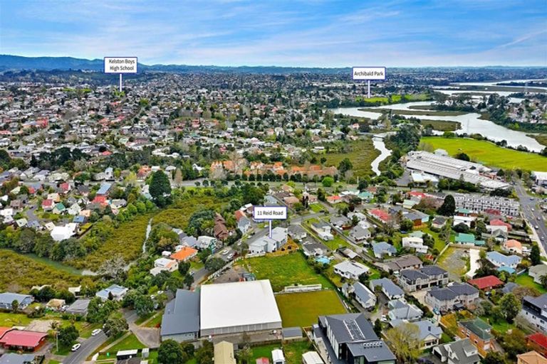 Photo of property in 11d Reid Road, New Lynn, Auckland, 0600