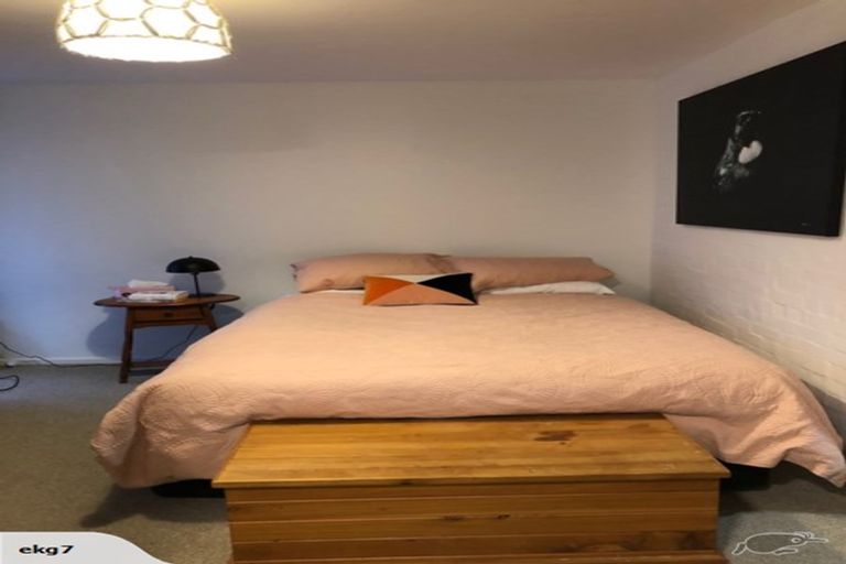 Photo of property in 141 Churton Drive, Churton Park, Wellington, 6037