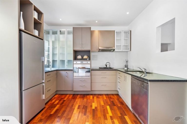 Photo of property in 2/5 Augustus Terrace, Parnell, Auckland, 1052