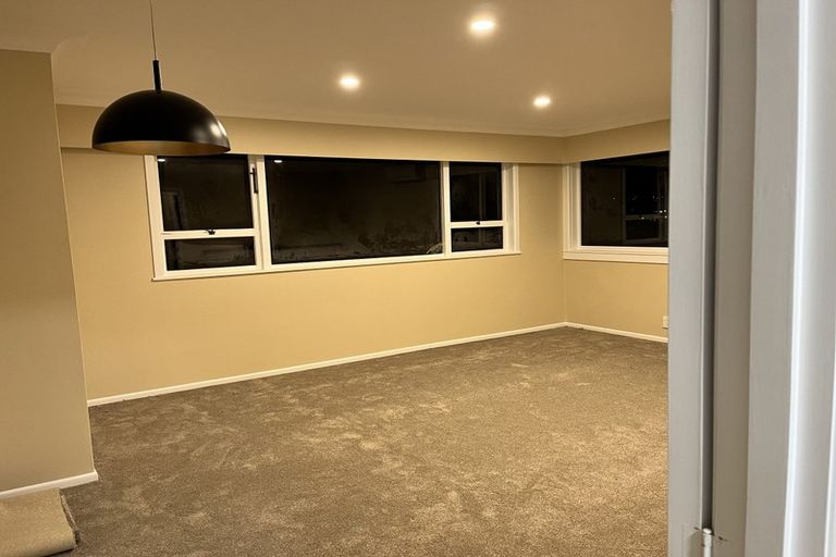 Photo of property in 2/111 Bond Crescent, Forrest Hill, Auckland, 0620