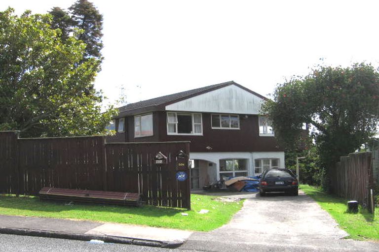 Photo of property in 50 Royal View Road, Te Atatu South, Auckland, 0610