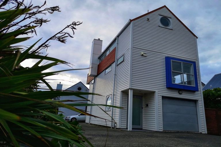 Photo of property in 2/63 Darlington Road, Miramar, Wellington, 6022