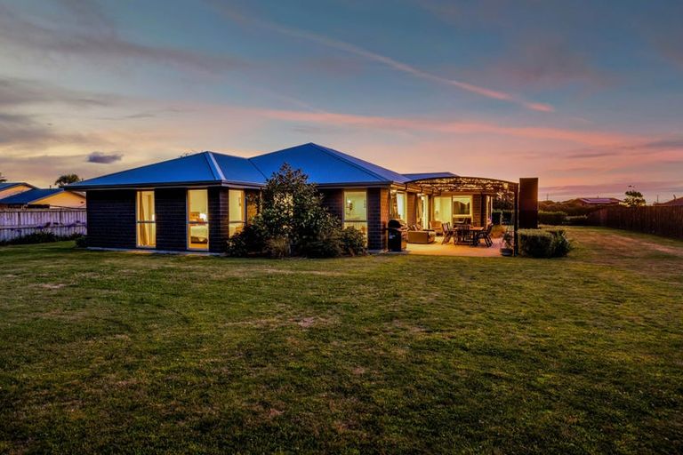 Photo of property in 54 Denby Road, Hawera, 4672