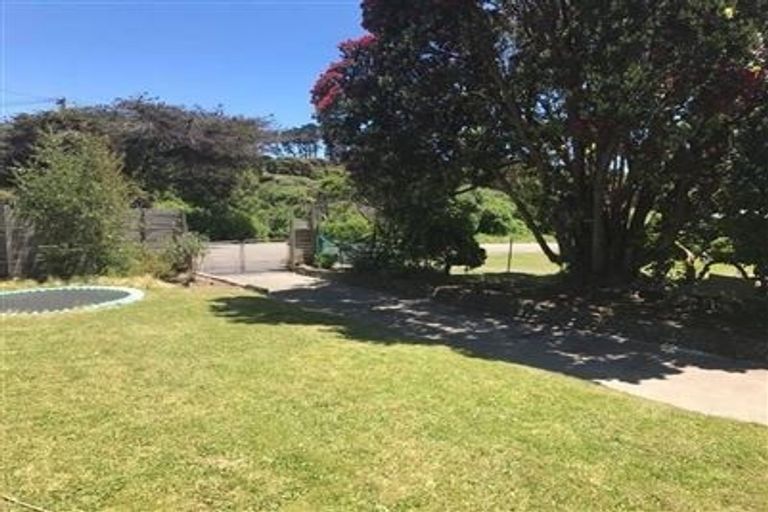 Photo of property in 13 Toenga Road, Pukerua Bay, 5026