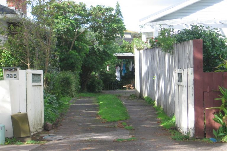 Photo of property in 2/11 Tamaki Bay Drive, Pakuranga, Auckland, 2010