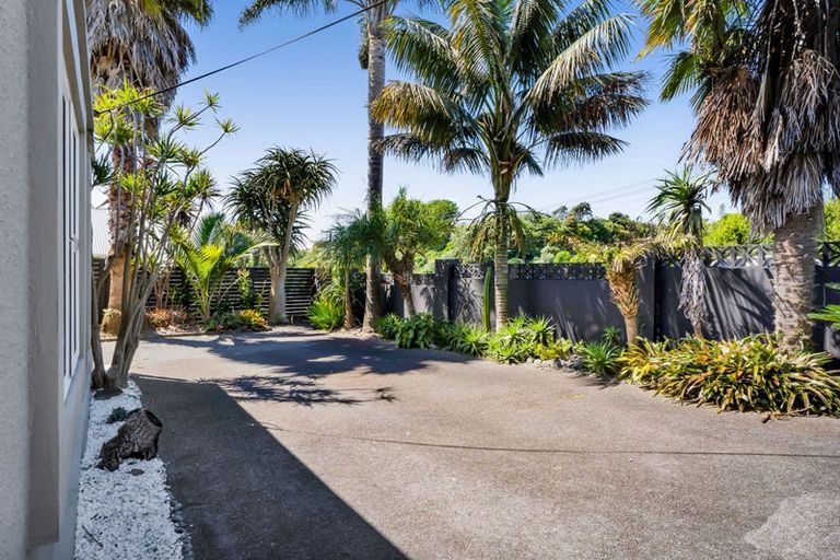 Photo of property in 70 Seaview Road, Marfell, New Plymouth, 4310