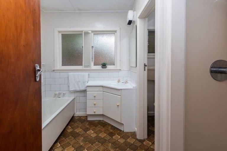 Photo of property in 49 Ilam Road, Upper Riccarton, Christchurch, 8041