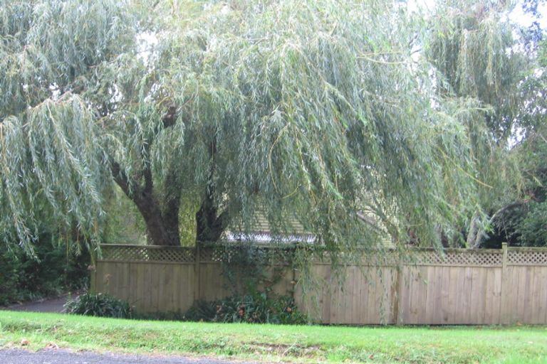 Photo of property in 26 Minnehaha Avenue, Titirangi, Auckland, 0604