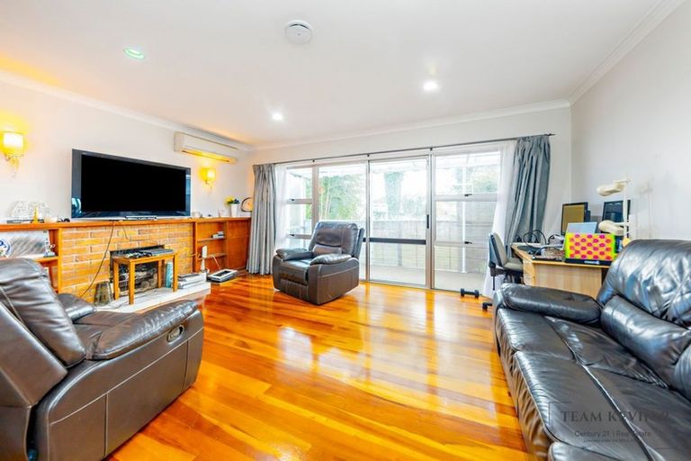 Photo of property in 1/100 Beach Road, Pahurehure, Papakura, 2113