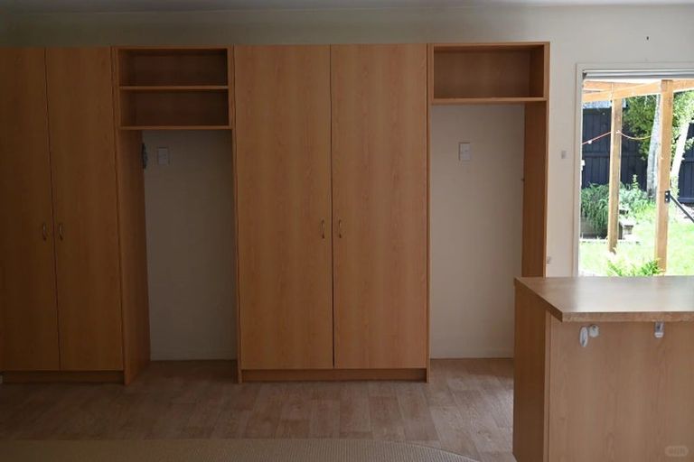 Photo of property in 9 Lyons Avenue, Murrays Bay, Auckland, 0630