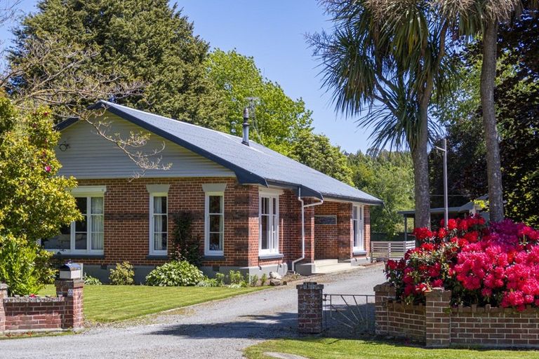 Photo of property in 63 Main North Road, Geraldine, 7930