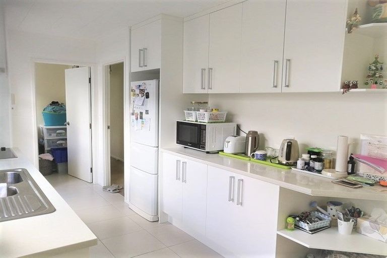 Photo of property in 59 Lavery Place, Sunnynook, Auckland, 0632