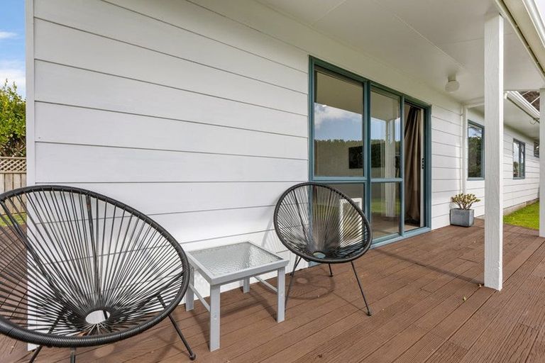 Photo of property in 10 Meade Place, Bell Block, New Plymouth, 4312