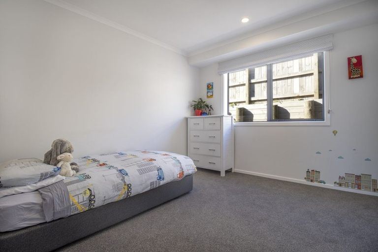 Photo of property in 17 Schooner Drive, Whitby, Porirua, 5024