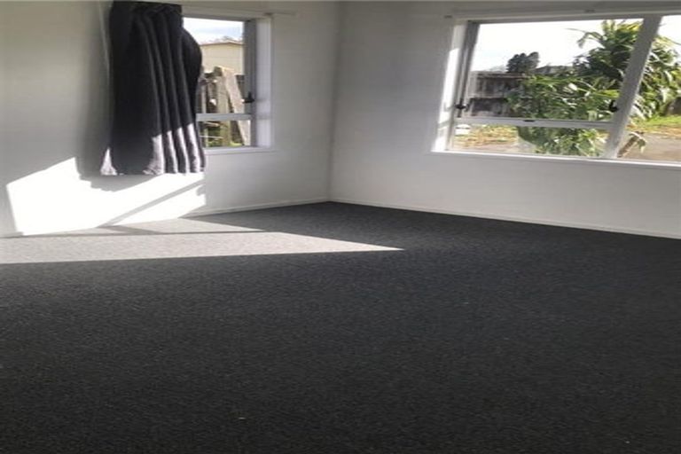 Photo of property in 49 Hyperion Drive, Randwick Park, Auckland, 2105