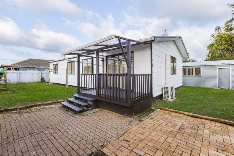 Photo of property in 2/31 Sutton Crescent, Papakura, 2110