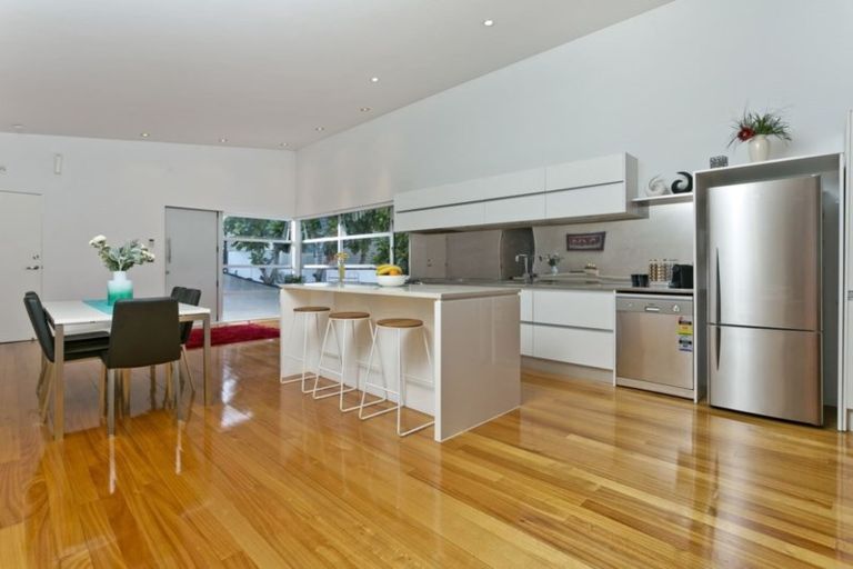 Photo of property in 16c Charmaine Road, Torbay, Auckland, 0630